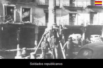 SOLDADOS REPUBLICANOS EN LA PLAZA DEL TORICO